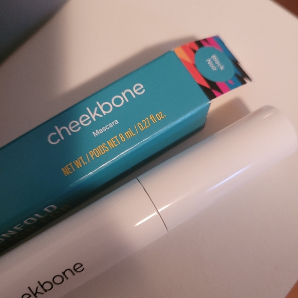 UPRISE MASCARA Cheekbone Beauty Black Full Size BNIB Brand New in Box Unused - Picture 9 of 13